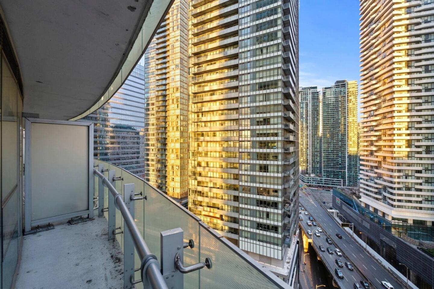 Home Away From Home Toronto Zewnętrze zdjęcie